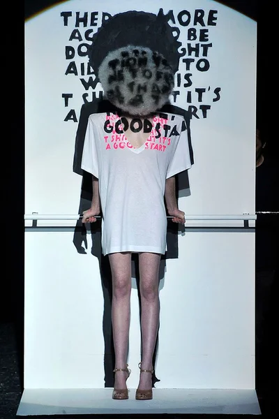 Look 18